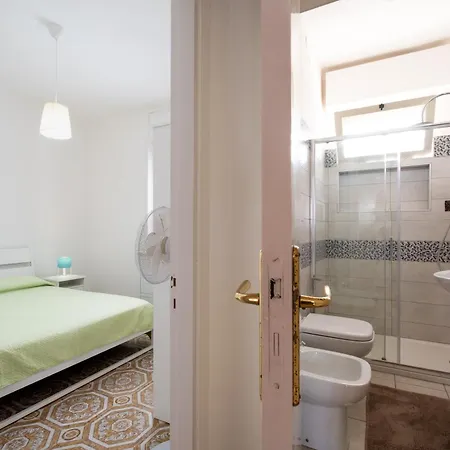 A Due Passi Dal Mare ポルト・チェザーレオ