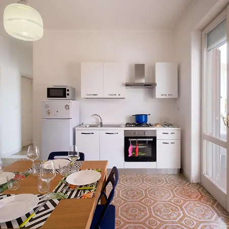 A Due Passi Dal Mare Feriehus