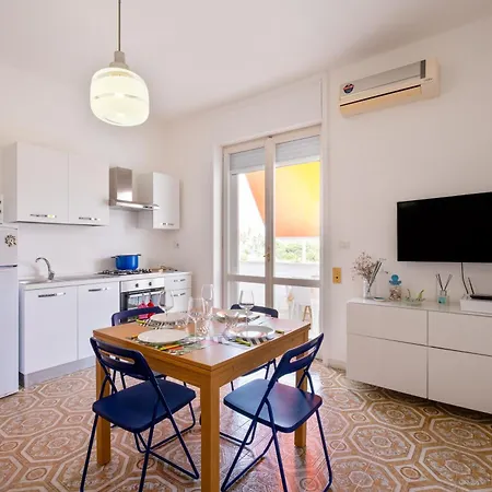 A Due Passi Dal Mare Holiday home *